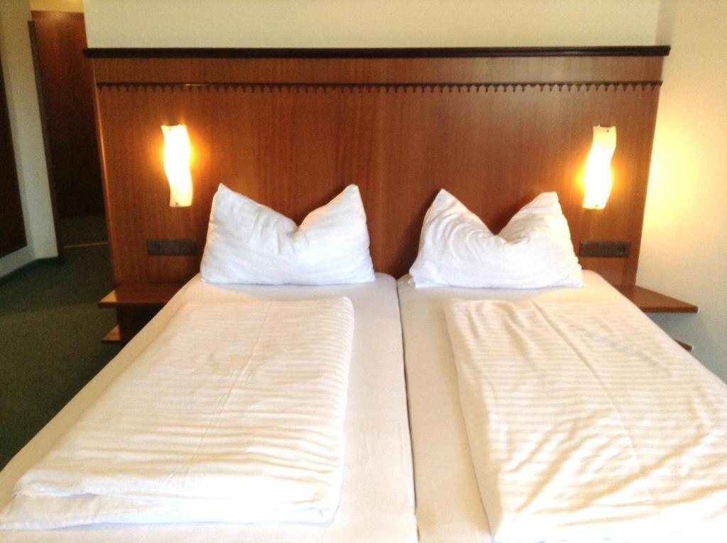 Hotel Gasthof Sonne Aschach an der Donau Room photo